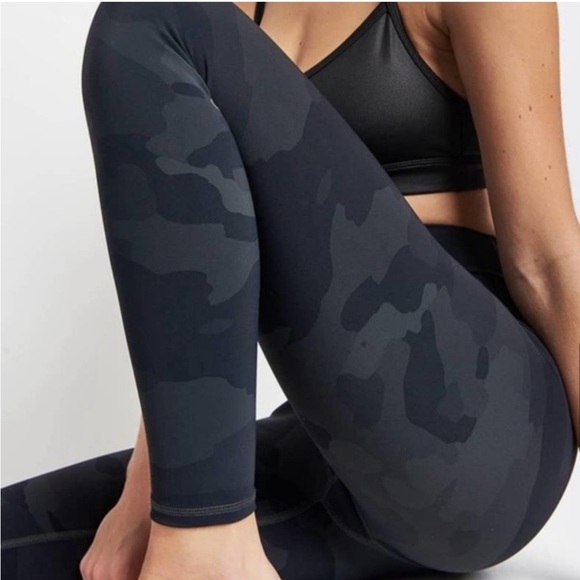 Alo High Waist Camo Vapor Legging XXS Black Gray - Picture 3 of 10